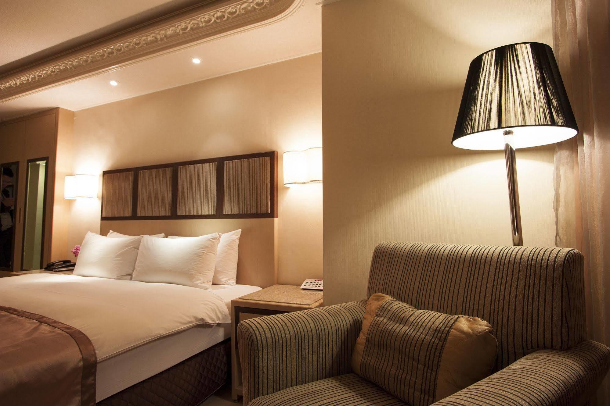 Taipei Charming City Hotel Екстериор снимка